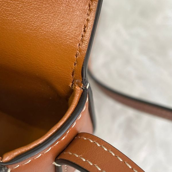 【95新】【12期0利率】CELINE 平滑小牛皮CUIR TRIOMPHE迷你BESACE  小胖包 