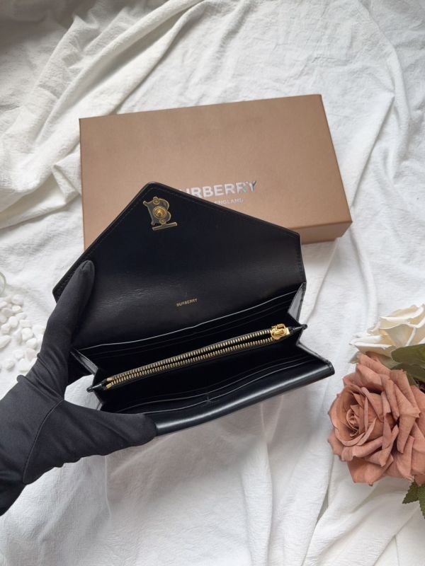 【分期0利率】BURBERRY TB 绗縫格紋翻蓋扣式長夾【9成新】 
