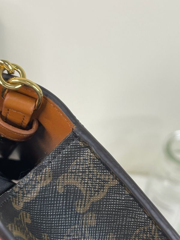 【分期0利率】CELINE MARGO標誌印花牛皮革飾鍊錢包【95成新】 