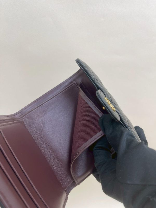 【9成新】CHANEL COCO 背面拉鍊三折短夾 