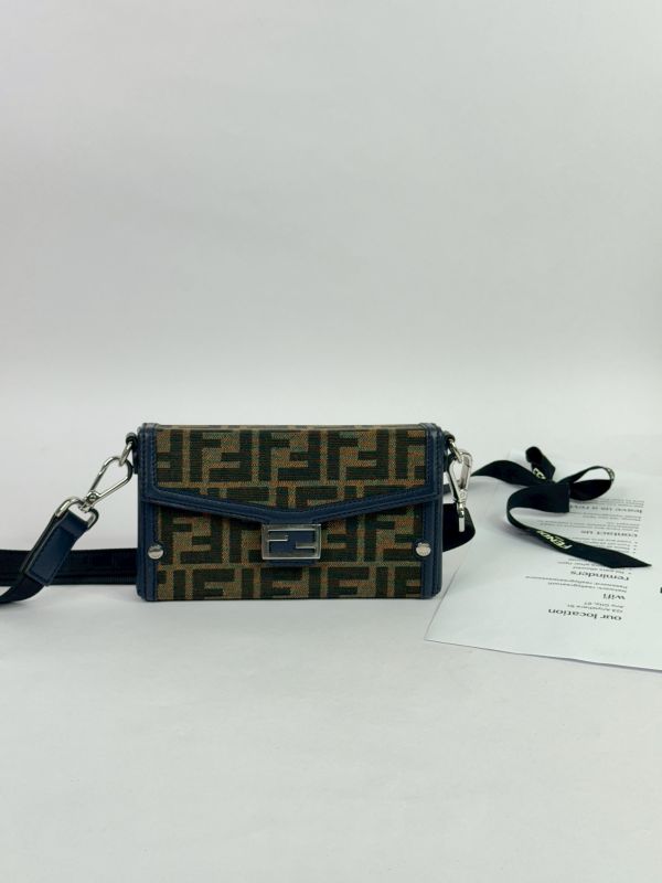 【9成新】FENDI Mini Soft Trunk 老花斜背包 