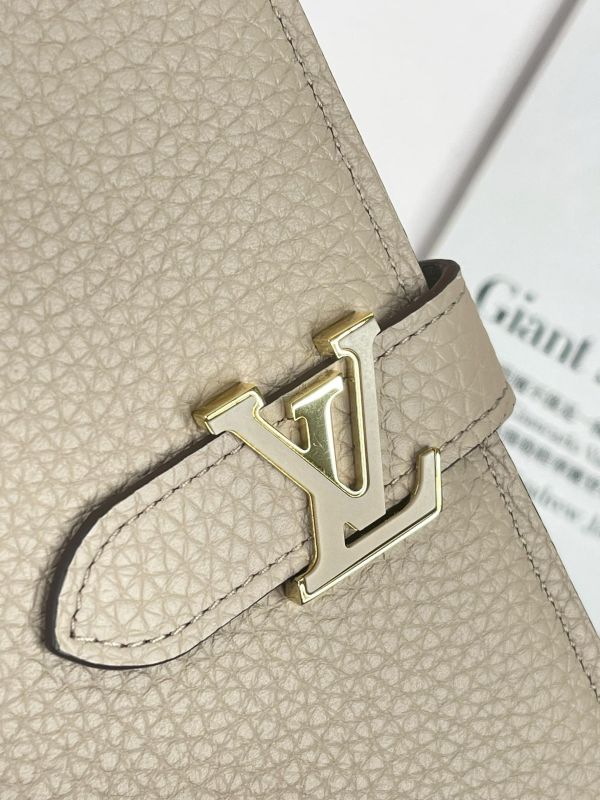 【99成新】LV 直式錢包 