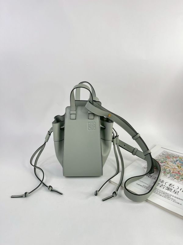 【95成新】LOEWE Mini Hammock 小牛皮 