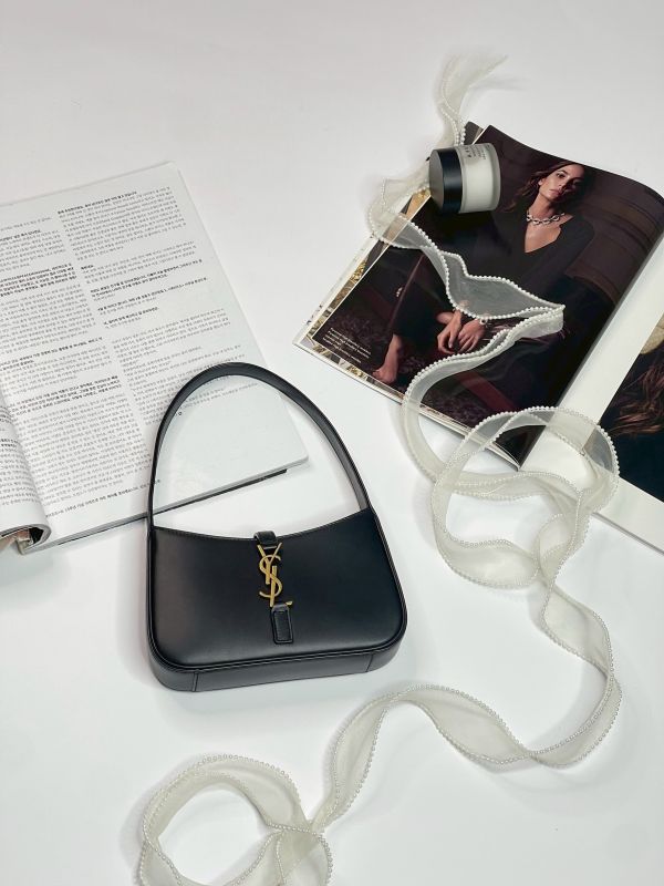【99成新】YSL le 5 à 7滑面 