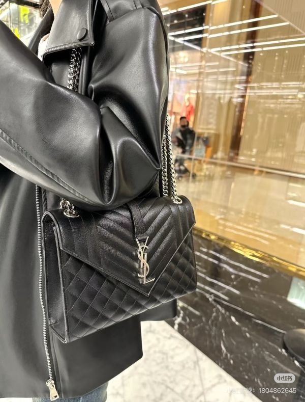 【分期0利率】YSL 粒面绗縫皮革中號信封包【95成新】