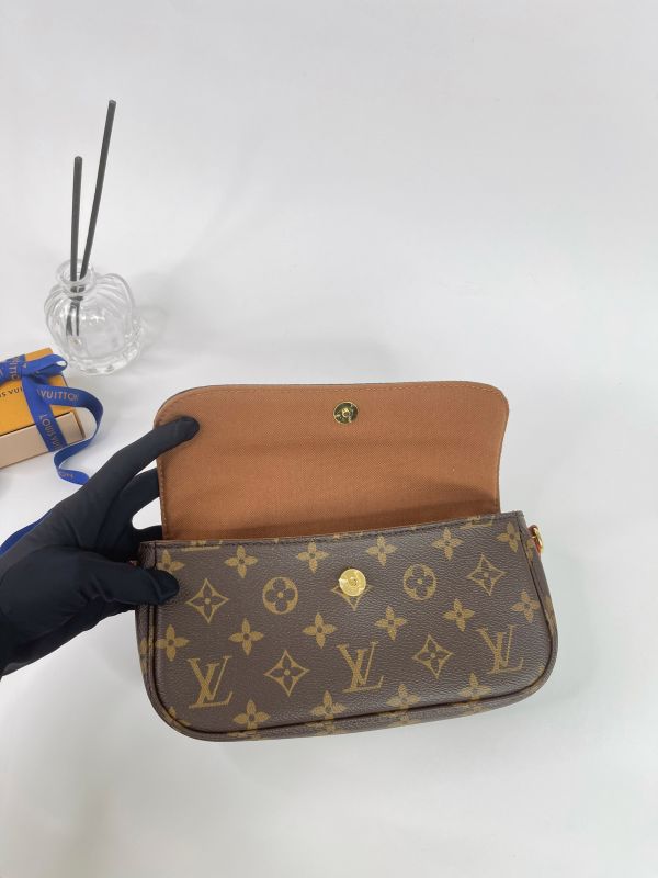 【99成新】LV  Wallet on Chain Ivy 