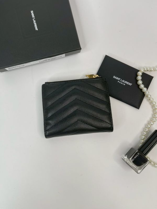 【分期0利率】YSL monogram粒面壓紋皮革兩摺錢包【9成新】 