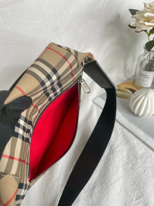 【分期0利率】BURBERRY Vintage格紋拉鍊胸包 【99成新】 