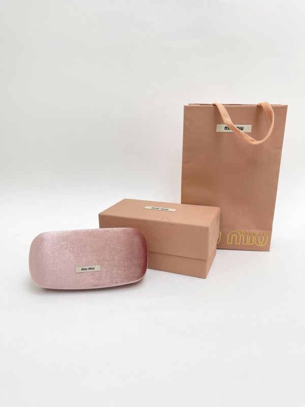 【99成新】MIUMIU 幾何墨鏡 