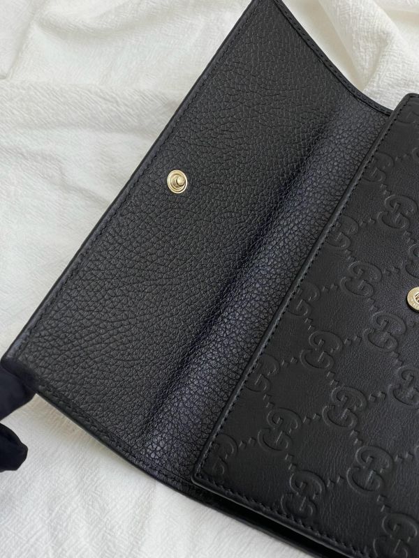 【未使用閒置品】GUCCI 牛皮壓紋長夾 