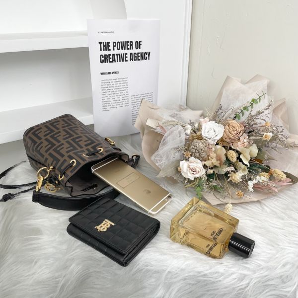 【12期0利率】FENDI Mon Tresor迷你水桶包【95成新】 