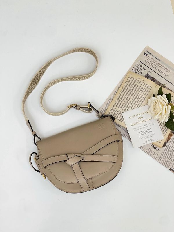 【95成新】LOEWE SMALL GATE柔軟小牛皮 