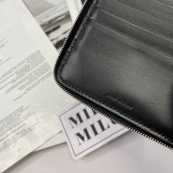 【9.5成新】【12期0利率】ZIPPED BI-FOLD WALLET拉鍊零錢包 