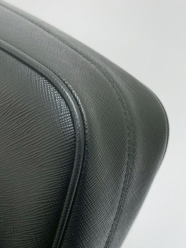 【95成新】Prada Re-Edition 2005 Saffiano HOBO 