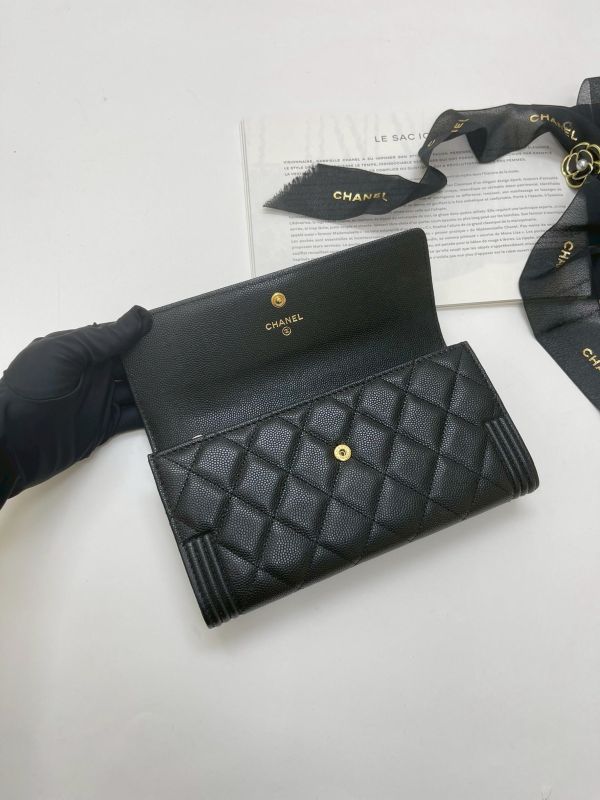 【95成新】CHANEL BOY 荔枝皮信封扣式長夾 