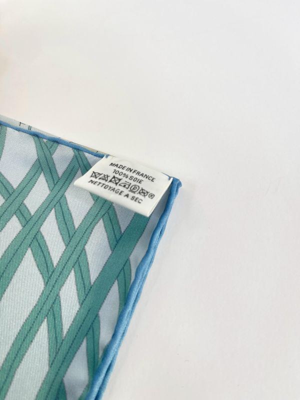 【全新品】HERMES  動物嘉年華方巾 90 