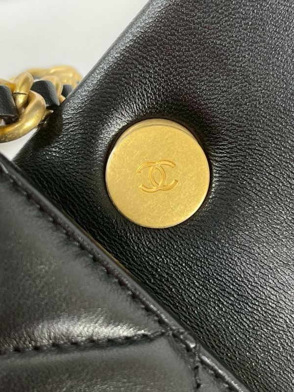 【95成新】CHANEL 21B 側邊金屬字母方胖 