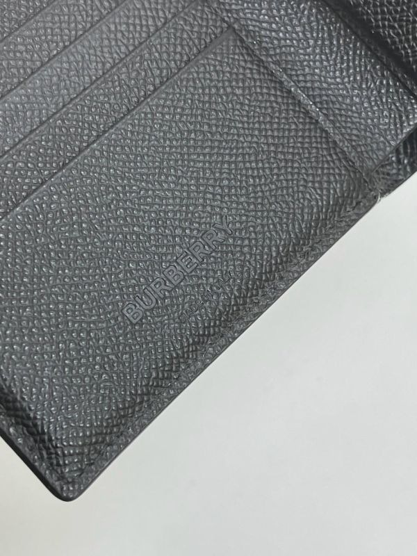 【9成新】BURBERRY 燙銀LOGO 防刮短夾 