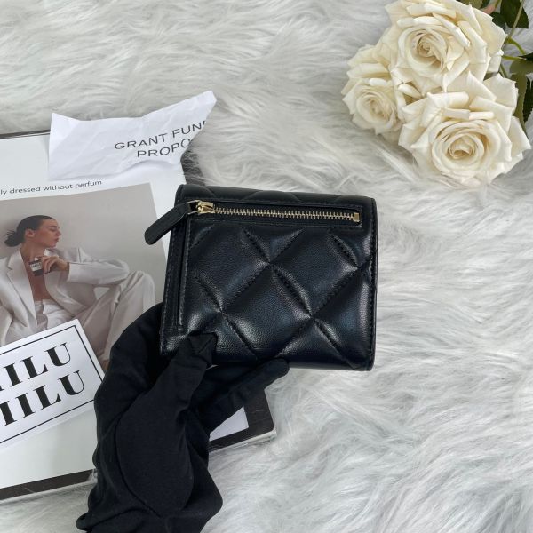 【9.5成新】【12期0利率】Chanel 19羊皮三折短夾 黑/金 