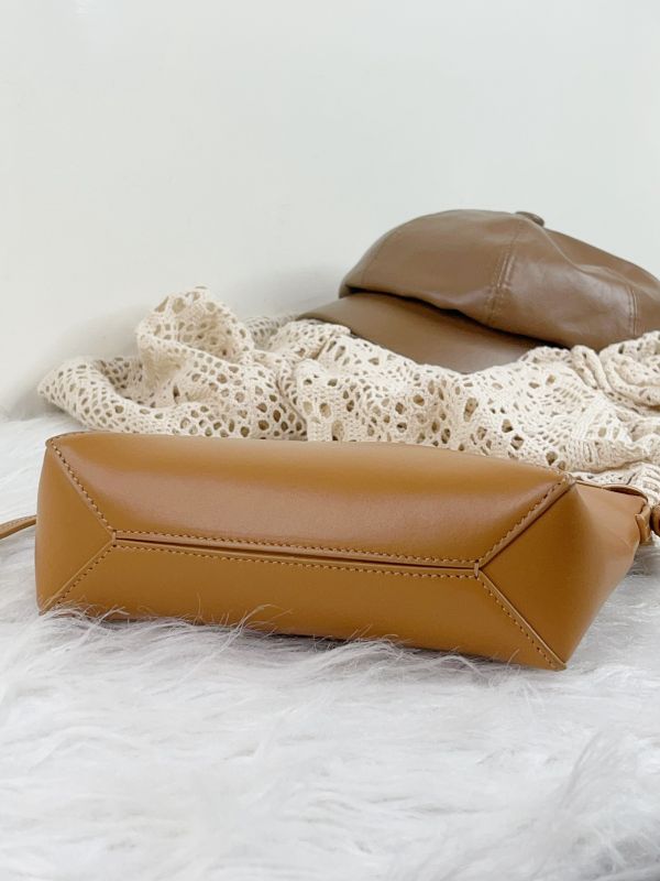 【分期0利率】LOEWE PUZZLE FOLD POUCH 沙色【9成新】 