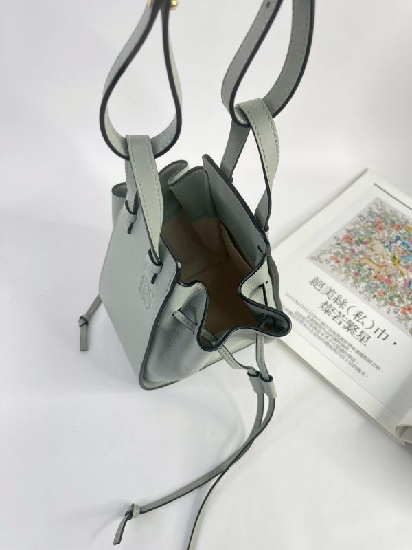 【95成新】LOEWE Mini Hammock 小牛皮 