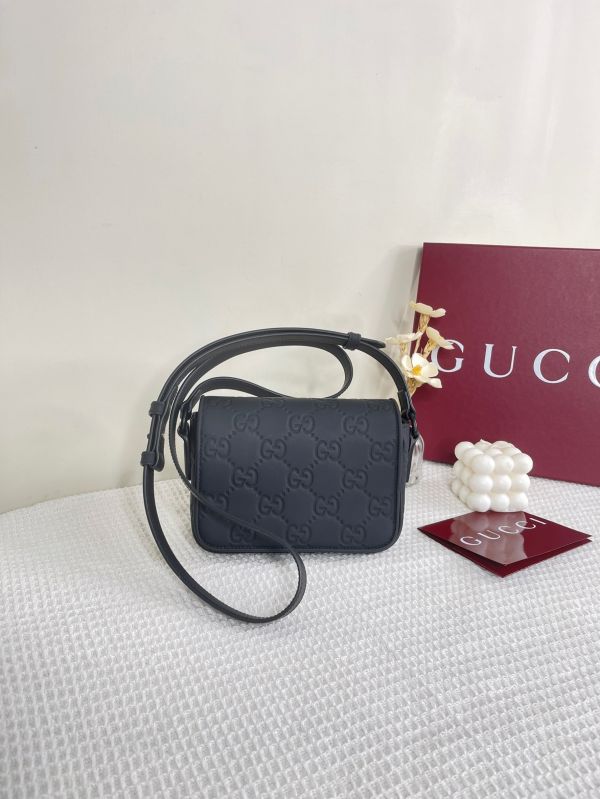 【分期0利率】GUCCI 黑色皮革GG超迷你側背包【99成新】 