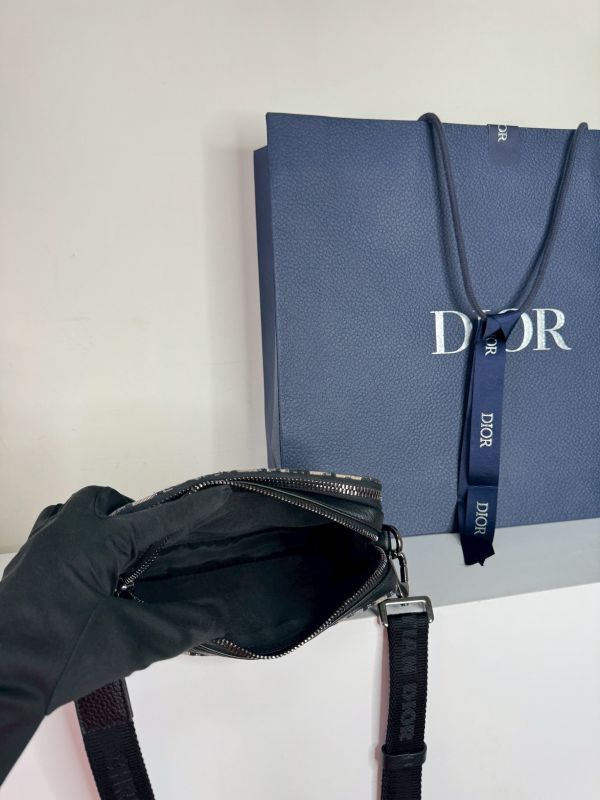 【分期0利率】DIOR   拉鍊手拿包附肩背袋 【95成新】 