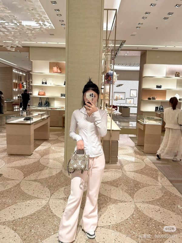 【99成新】LV ON THE GO BB 