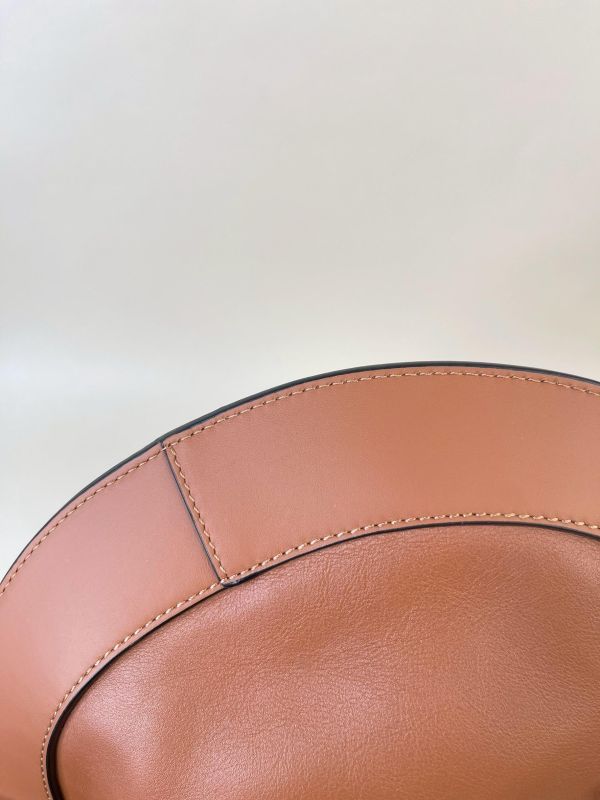 【9成新】LOEWE HORSEHOE 馬蹄造型斜背包 