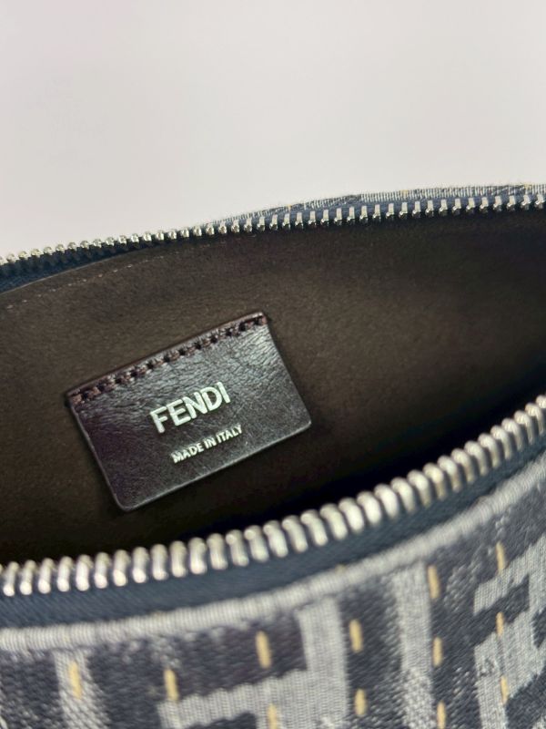 【未使用閒置品】FENDI FF 緹花 小型單肩包 