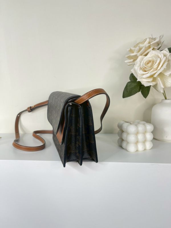 【分期0利率】CELINE TRIOMPHE凱旋門 STRAP WOC【95成新】 