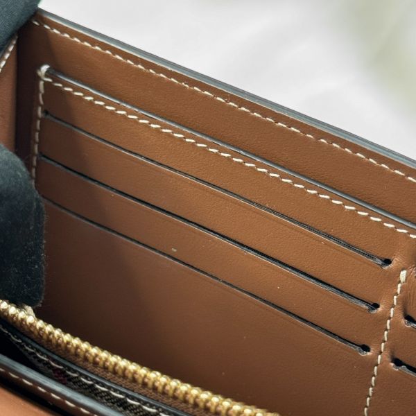 【12期0利率】BURBERRY 全皮翻蓋內裡格紋WOC【95成新】 