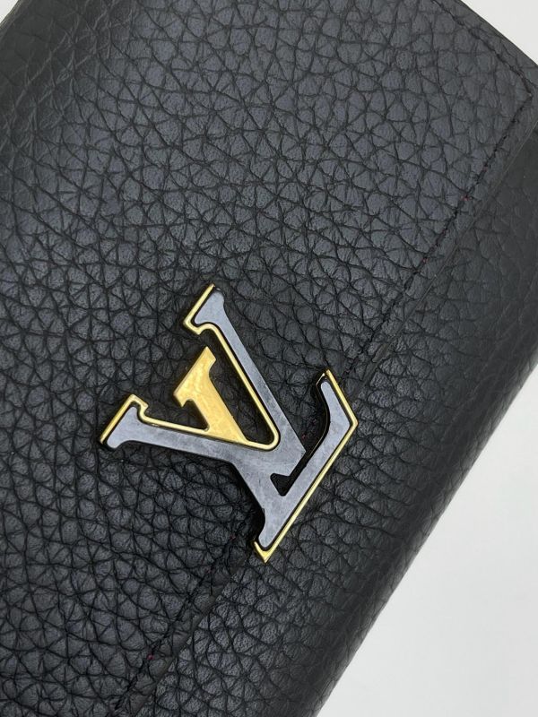 【9成新】LV Capucines 短夾 
