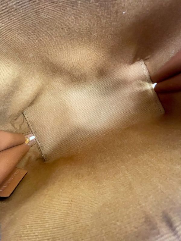 【分期0利率】CELINE TRIOMPHE貝殼包【95成新】 