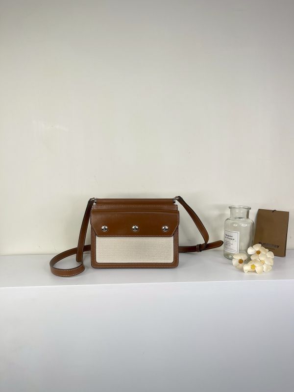 【分期0利率】BURBERRY MINI HORSEFERRY斜背包【85成新】 