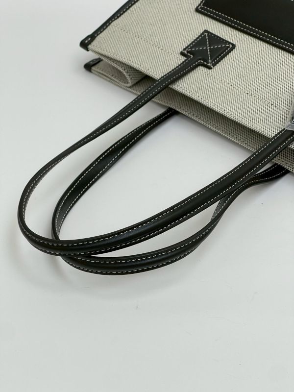 【未使用閒置品】BURBERRY Freya小號雙色帆布皮革芙雷雅托特包 