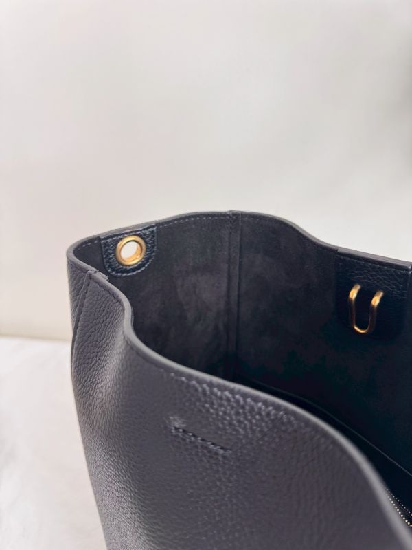 【分期0利率】CELINE Sangle Bucket 牛皮水桶包【95成新】 