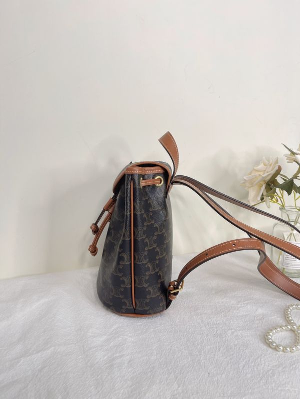 【分期0利率】CELINE Triomphe帆布及小牛皮迷你型FOLCO背包【未使用閒置品】 