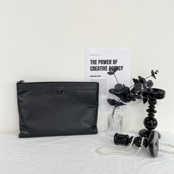 【12期0利率】LV小牛皮DISCOVERY POCHETTE 手拿包【9成新】 