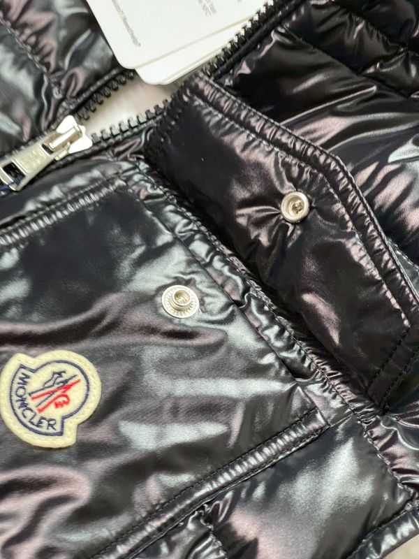 【分期0利率】MONCLER Ragot 羽絨連帽背心【全新品】