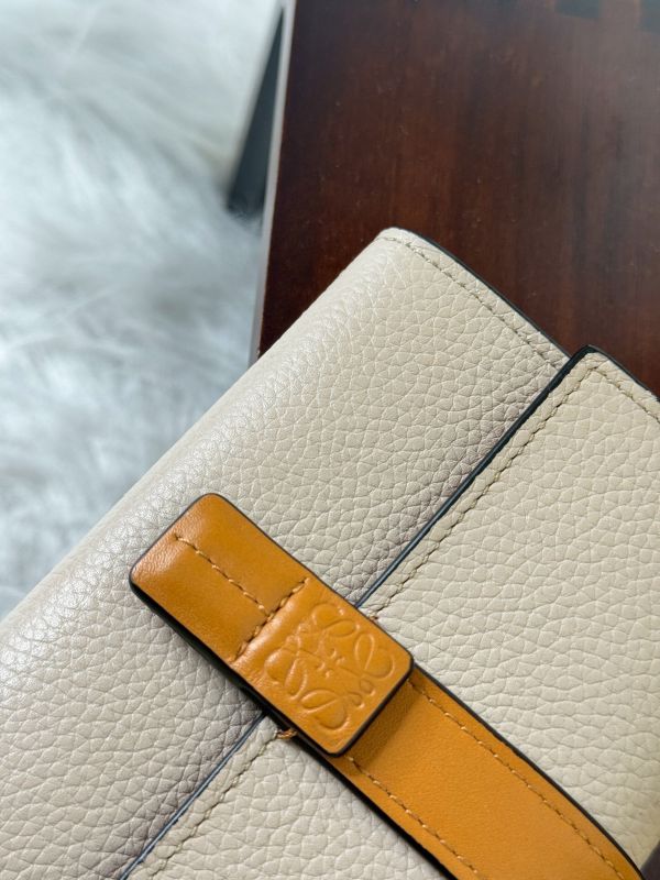 【分期0利率】LOEWE 粒面小牛皮小號豎款錢包【95成新】 