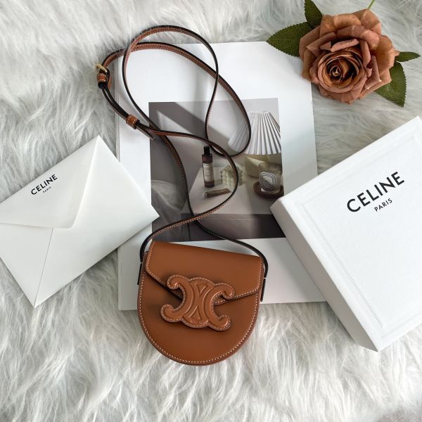 【95新】【12期0利率】CELINE 平滑小牛皮CUIR TRIOMPHE迷你BESACE  小胖包 