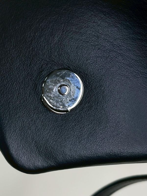 【95成新】YSL LOULOU Toy 