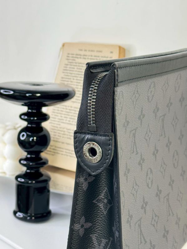 【分期0利率】LV Pochette Voyage MM 手拿包【9成新】 