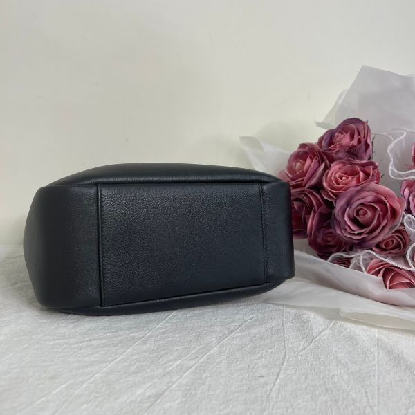 【12期0利率】YSL LE 5 À 7荔枝皮HOBO【95成新】 