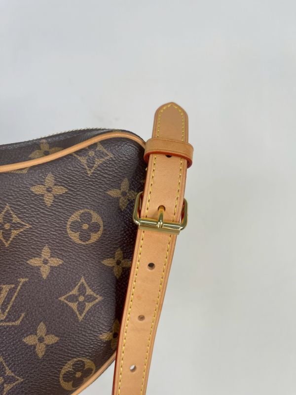 【95成新】LV Croissant MM 