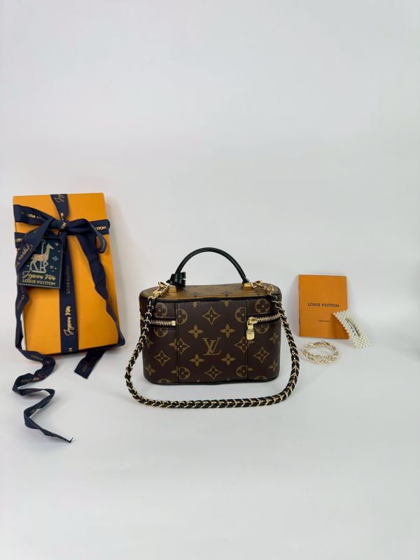 【分期0利率】LV Vanity Chain Pouch【99成新】 