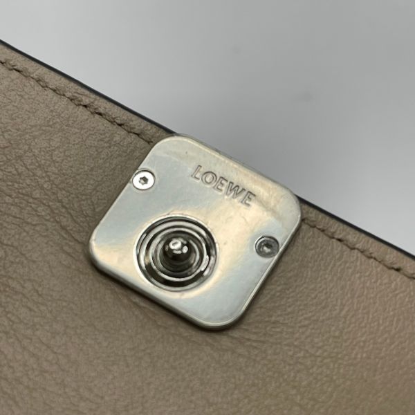 【12期0利率】LOEWE Anagram 卵石紋小牛皮對折短夾【台灣購證】【99成新】 