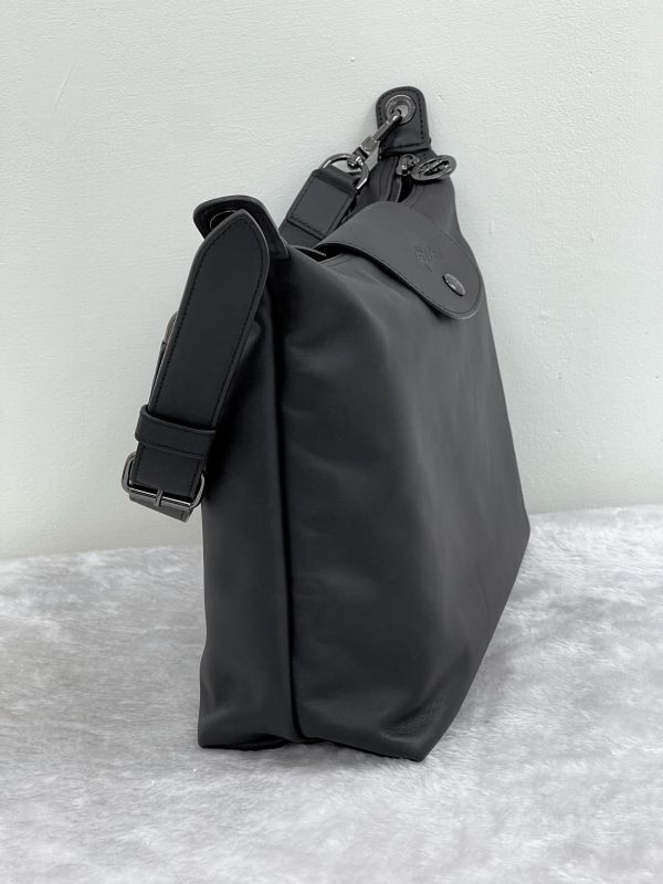 【99成新】LONGCHAMP Le Pliage Xtra 半月形單肩包 M 