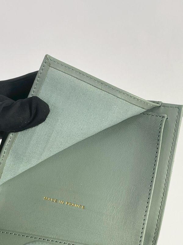 【9成新】CHANEL COCO 背面拉鍊三折短夾 